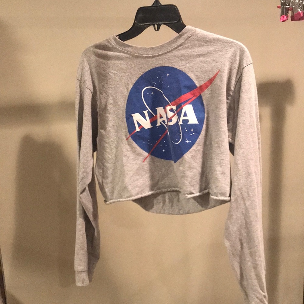 Cropped NASA t shirt